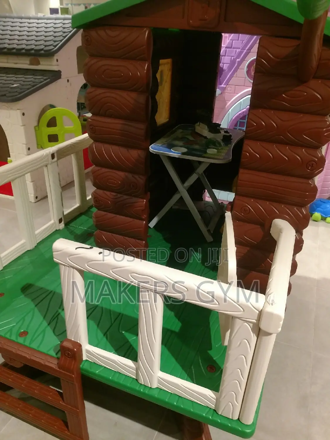 Kids Play House (On the Tree)