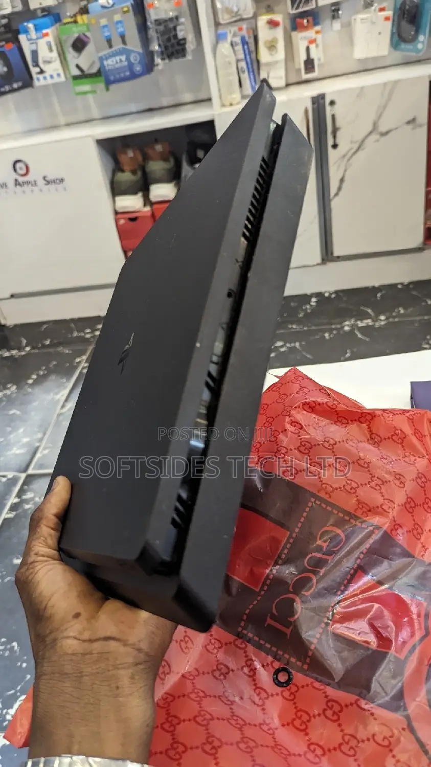 Playstation 4 SLIM 500GB+Controller, Satisfaction Guaranteed