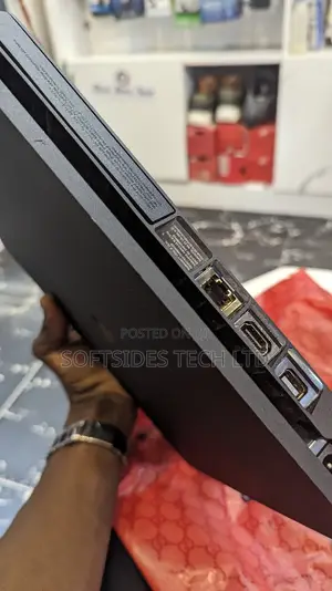 Playstation 4 SLIM 500GB+Controller - Gaming Satisfaction!