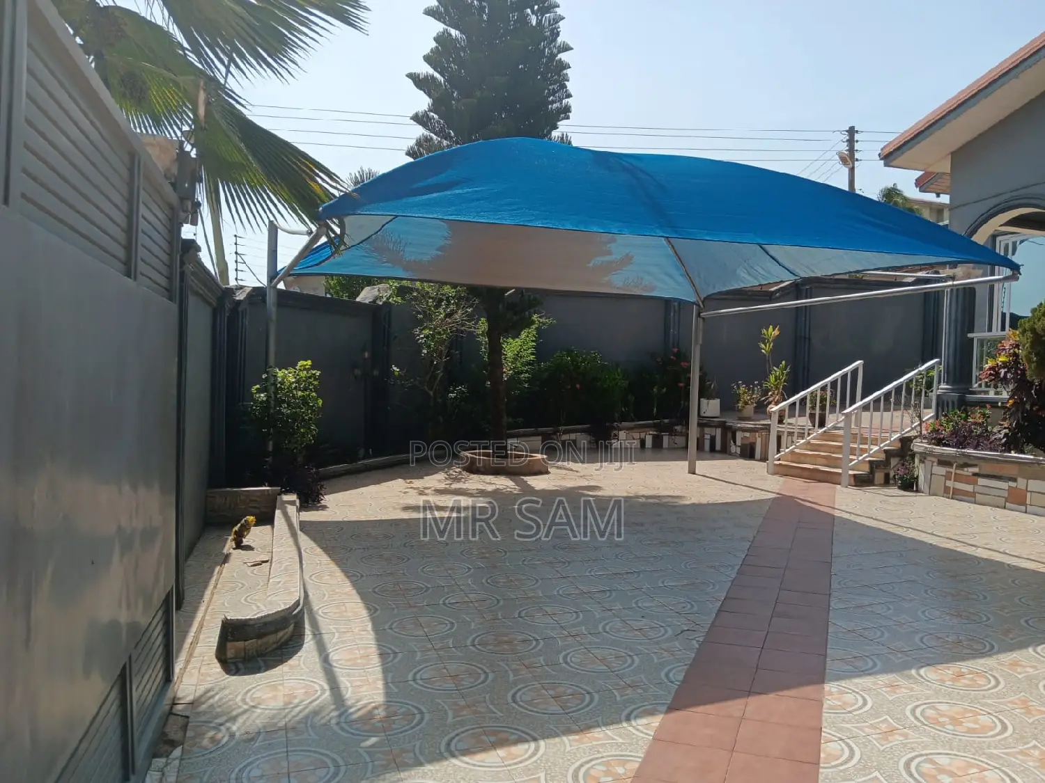 6bdrm Mansion in Around West Hills for sale