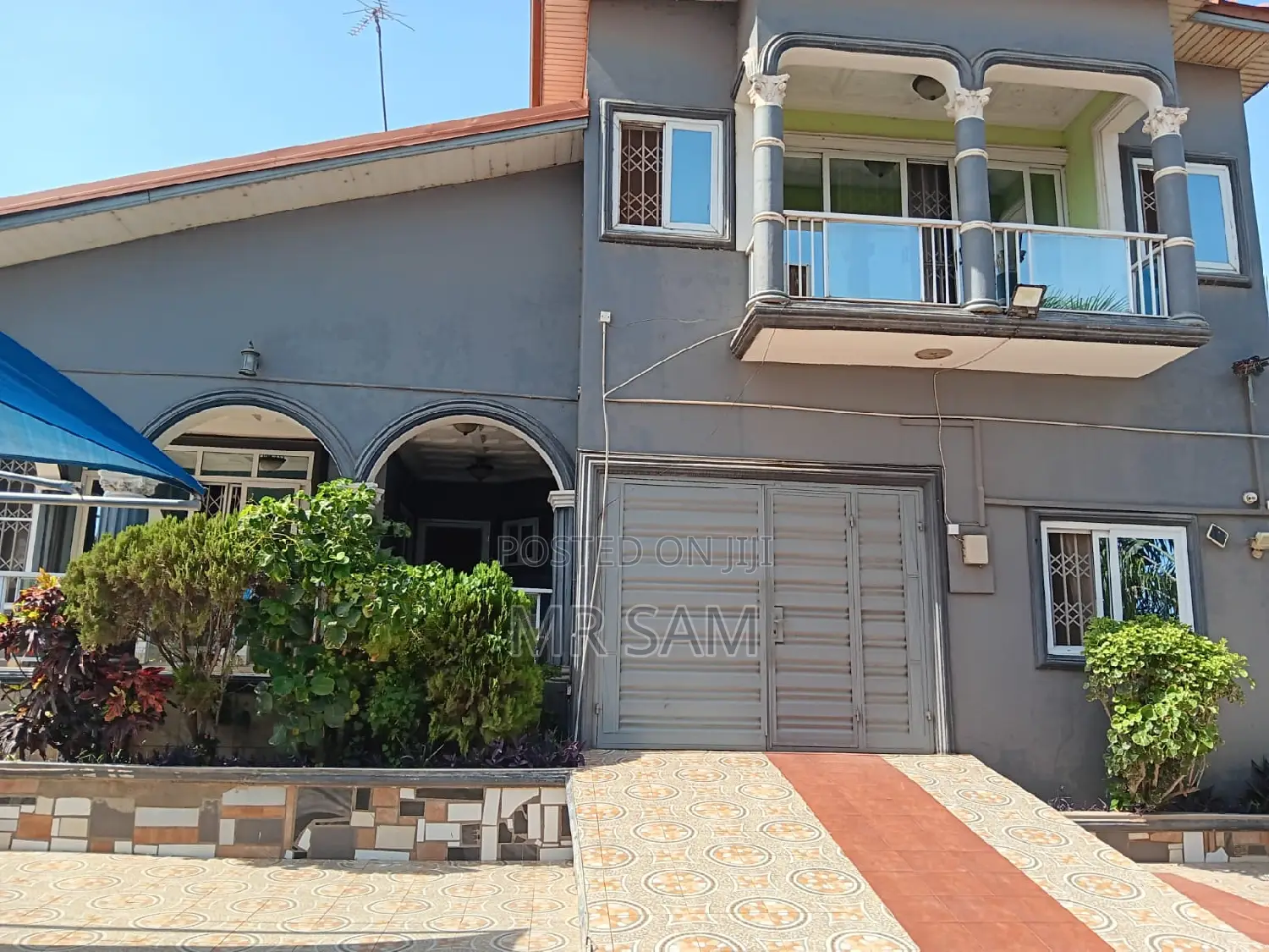 6bdrm Mansion in Around West Hills for sale