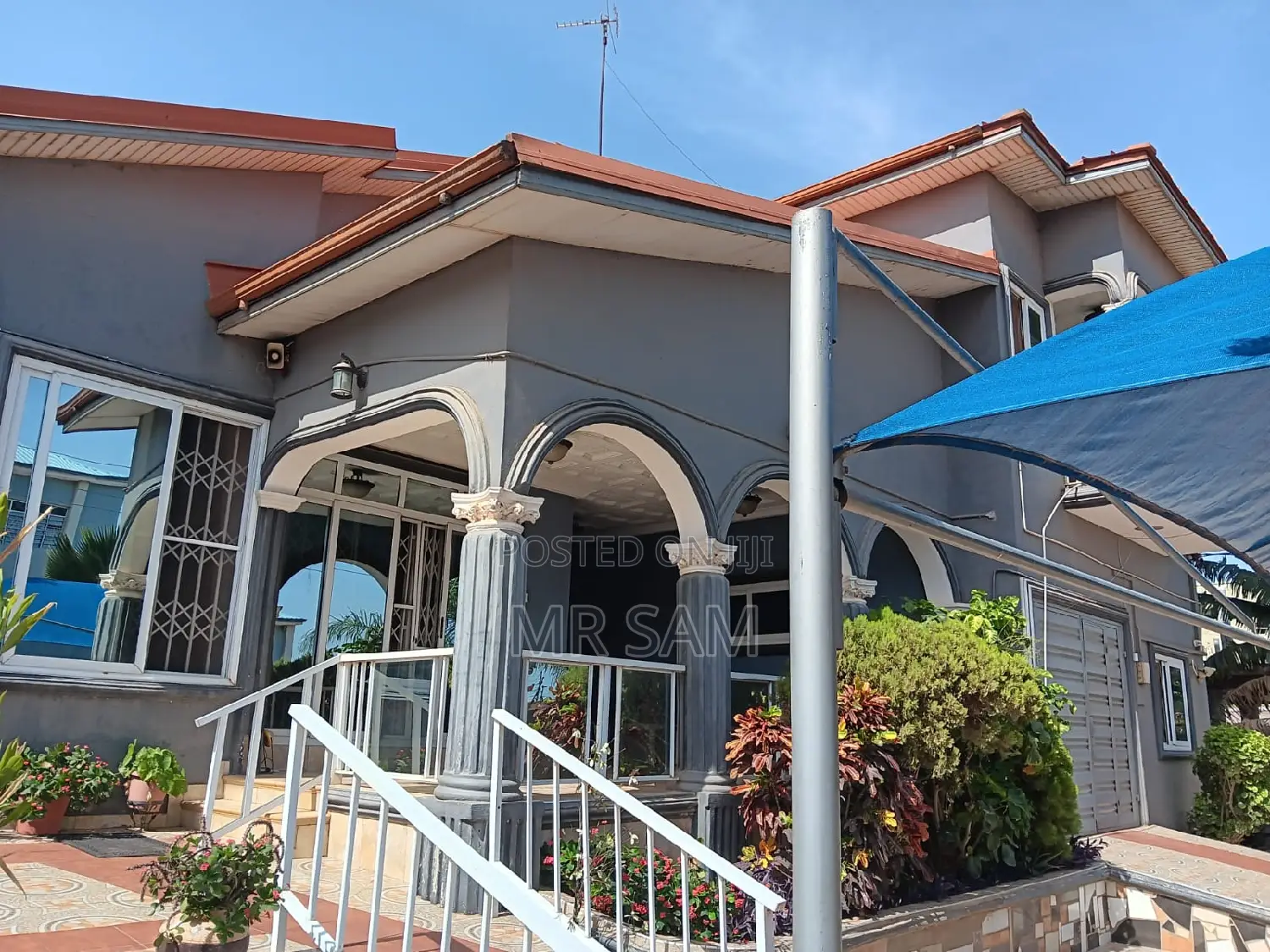 6bdrm Mansion in Around West Hills for sale