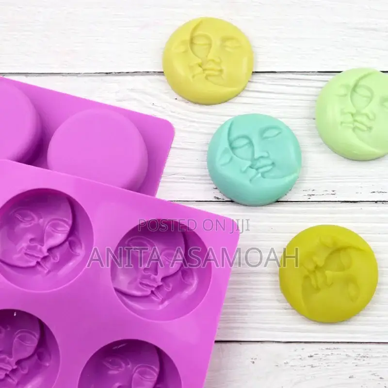4 Cavity Silicone Moon Face Mold