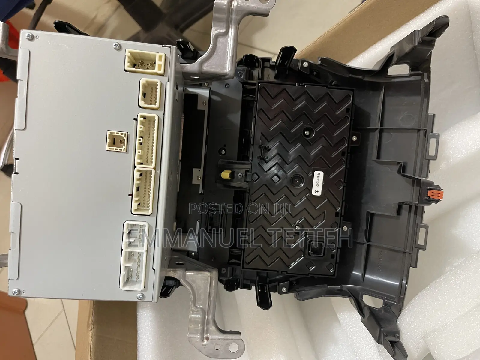 Original Car Multimedia for Toyota Land Cruiser LC200 VXR