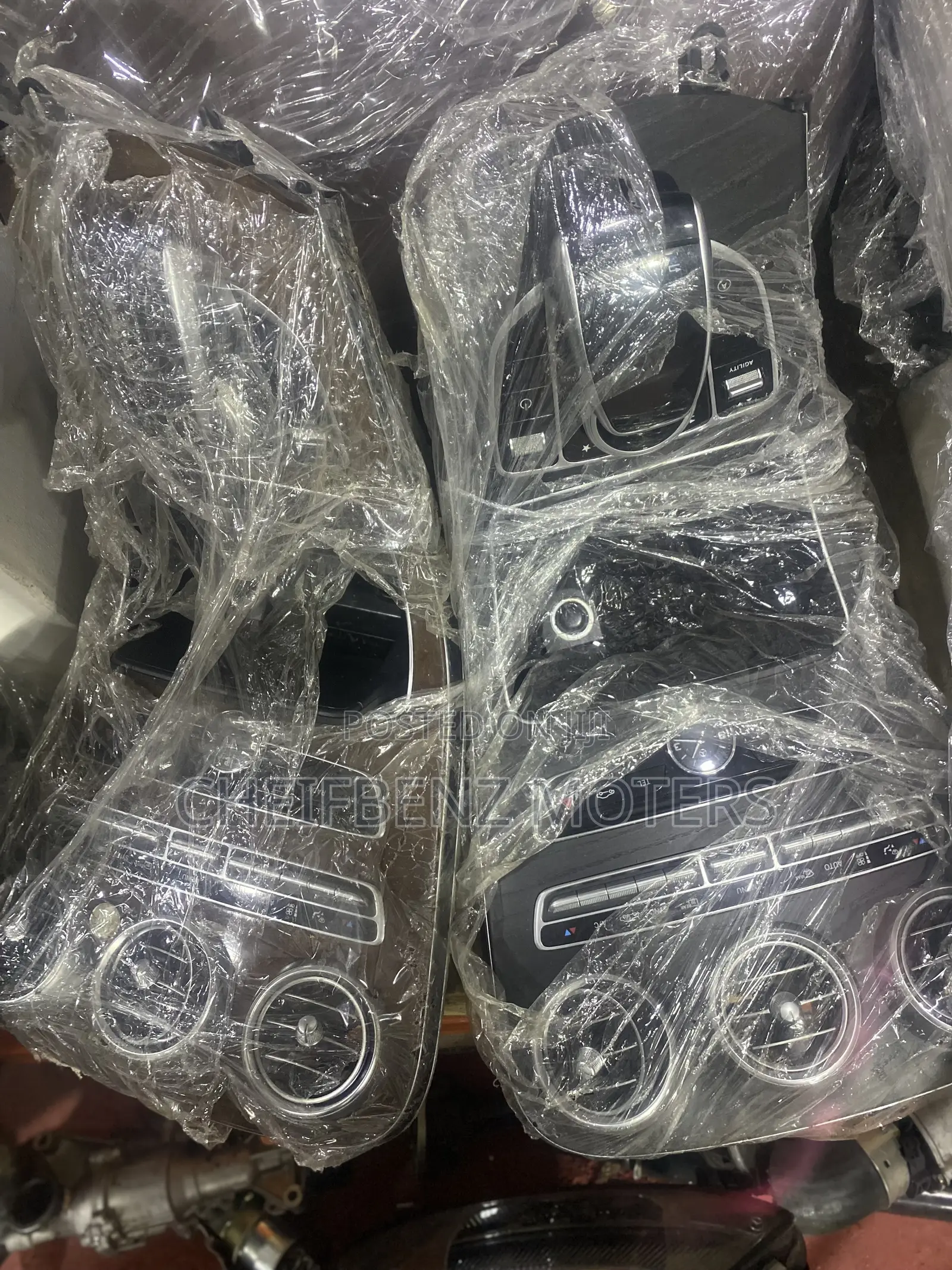 Mercedes C300,E300, C43 Foreign Used Center Console