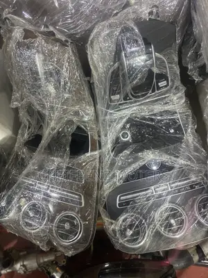Mercedes C300,E300, C43 Foreign Used Center Console