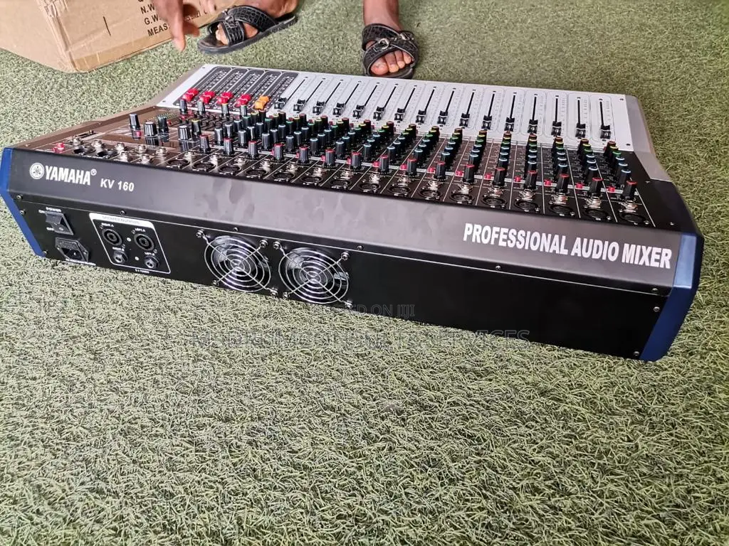 16 Channels Yamaha Mixer Powered