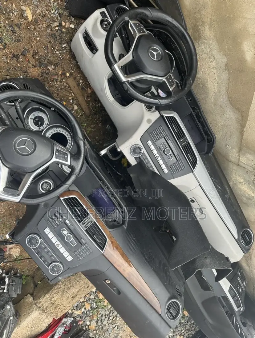 Mercedes Benz C250 2013-214 C300 2010-2024 W204 Dashboard