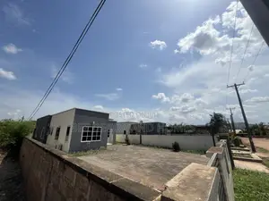 3bdrm House in Bee 🐝 Decor & Homes, Old Ashomang for sale