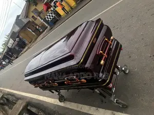 Staim Wood Royal Reflections Casket for Cool Price