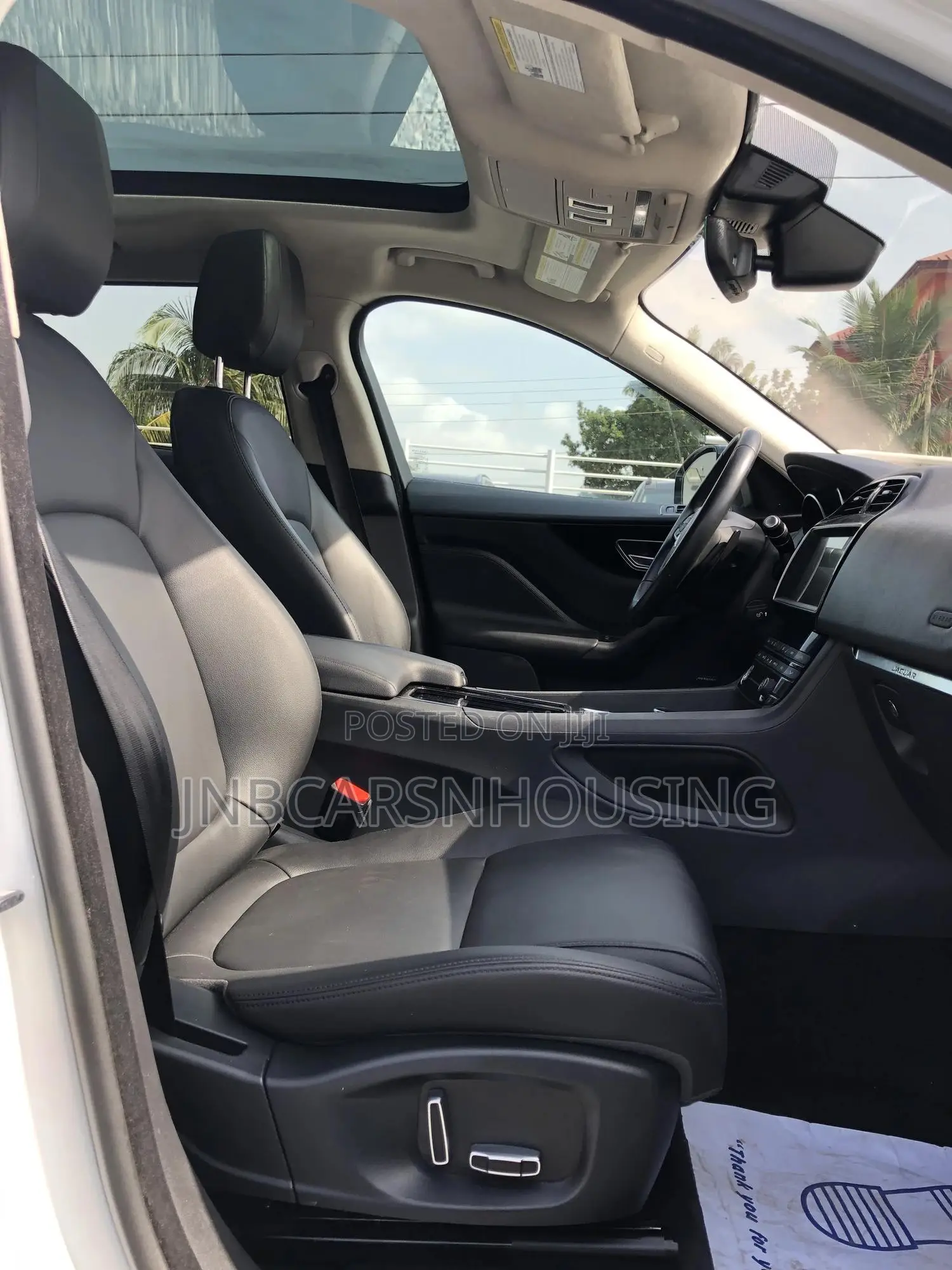 Jaguar F-Pace 20d Premium AWD 2019 White