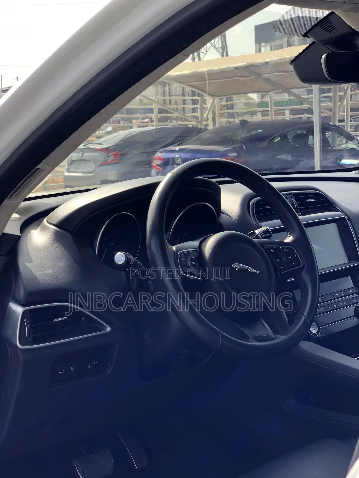 Jaguar F-Pace 20d Premium AWD 2019 White