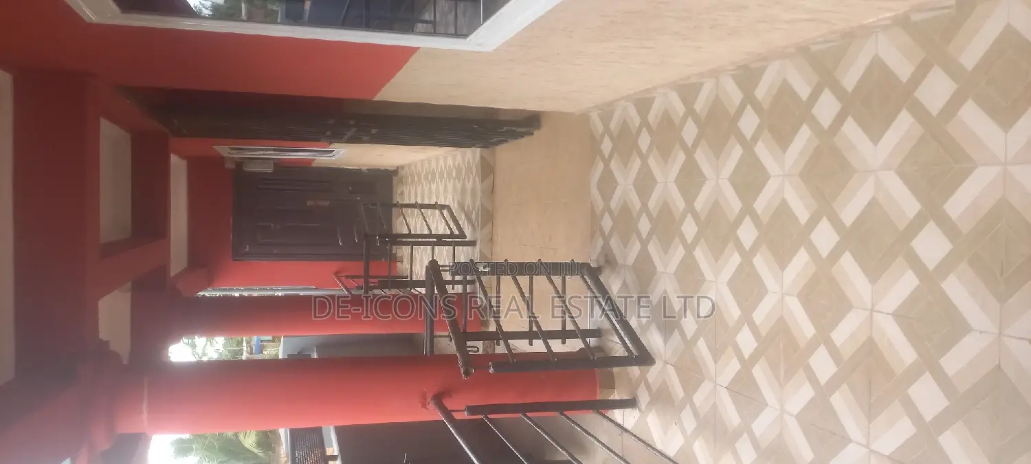 2bdrm Duplex in De-Icons Real Estate, Awutu Senya East Municipal