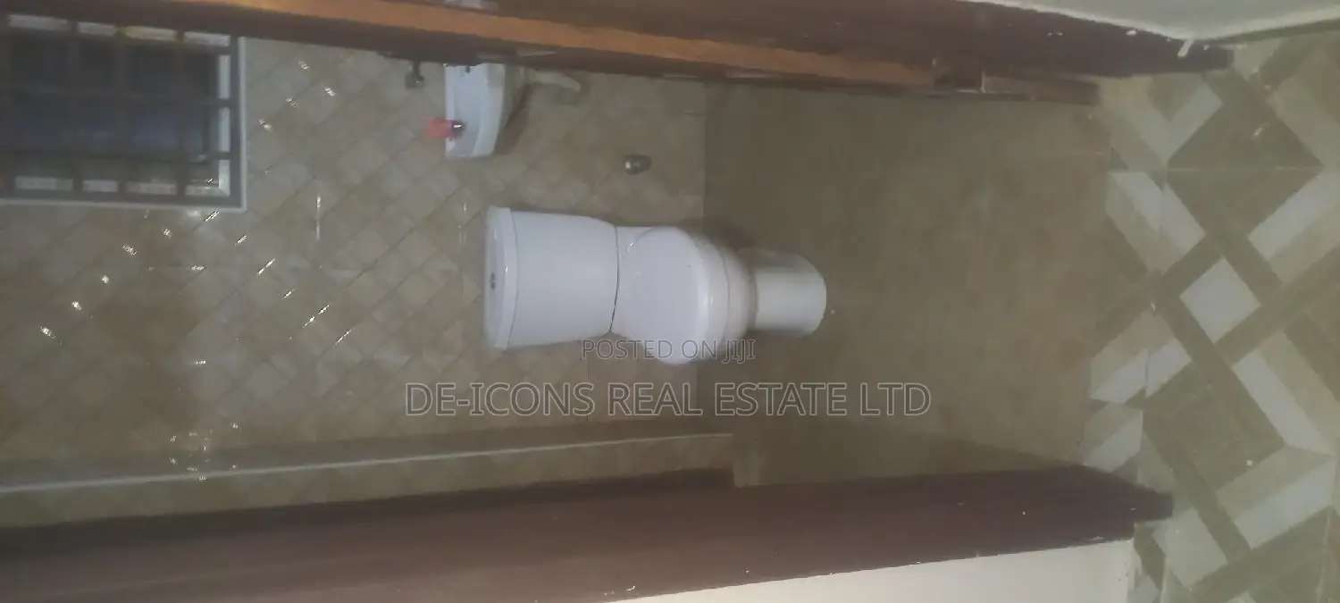 2bdrm Duplex in De-Icons Real Estate, Awutu Senya East Municipal