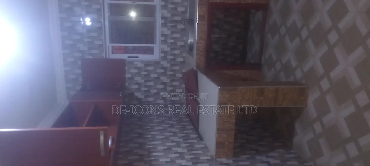 2bdrm Duplex in De-Icons Real Estate, Awutu Senya East Municipal