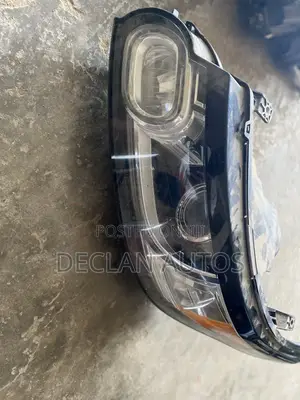 Range Rover Sports 2015 Headlights