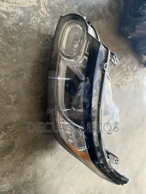 Range Rover Sports 2015 Headlights
