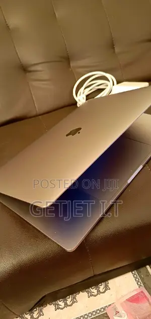 Laptop Apple MacBook Pro 16GB Intel Core I7 SSD 256GB