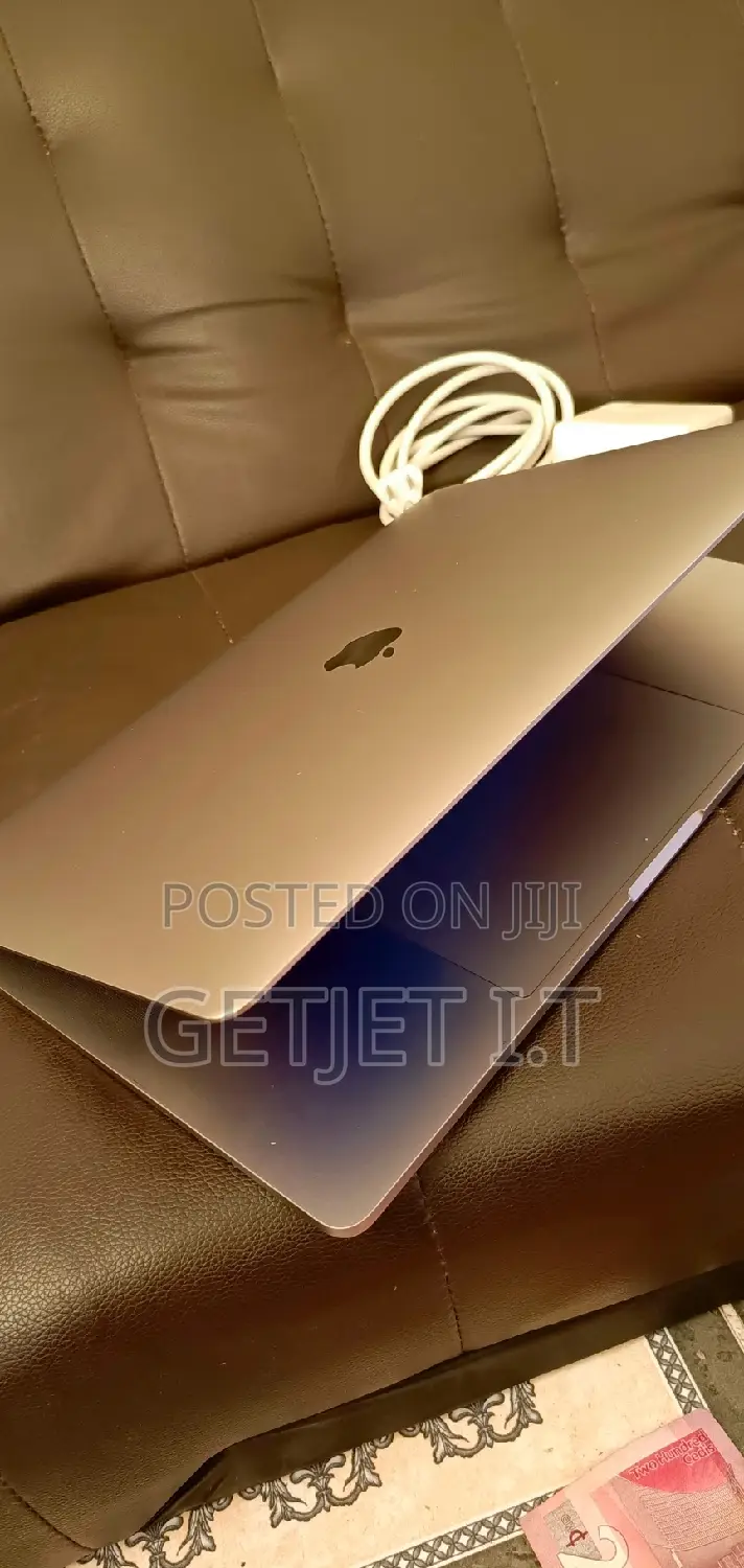 Laptop Apple MacBook Pro 16GB Intel Core I7 SSD 256GB