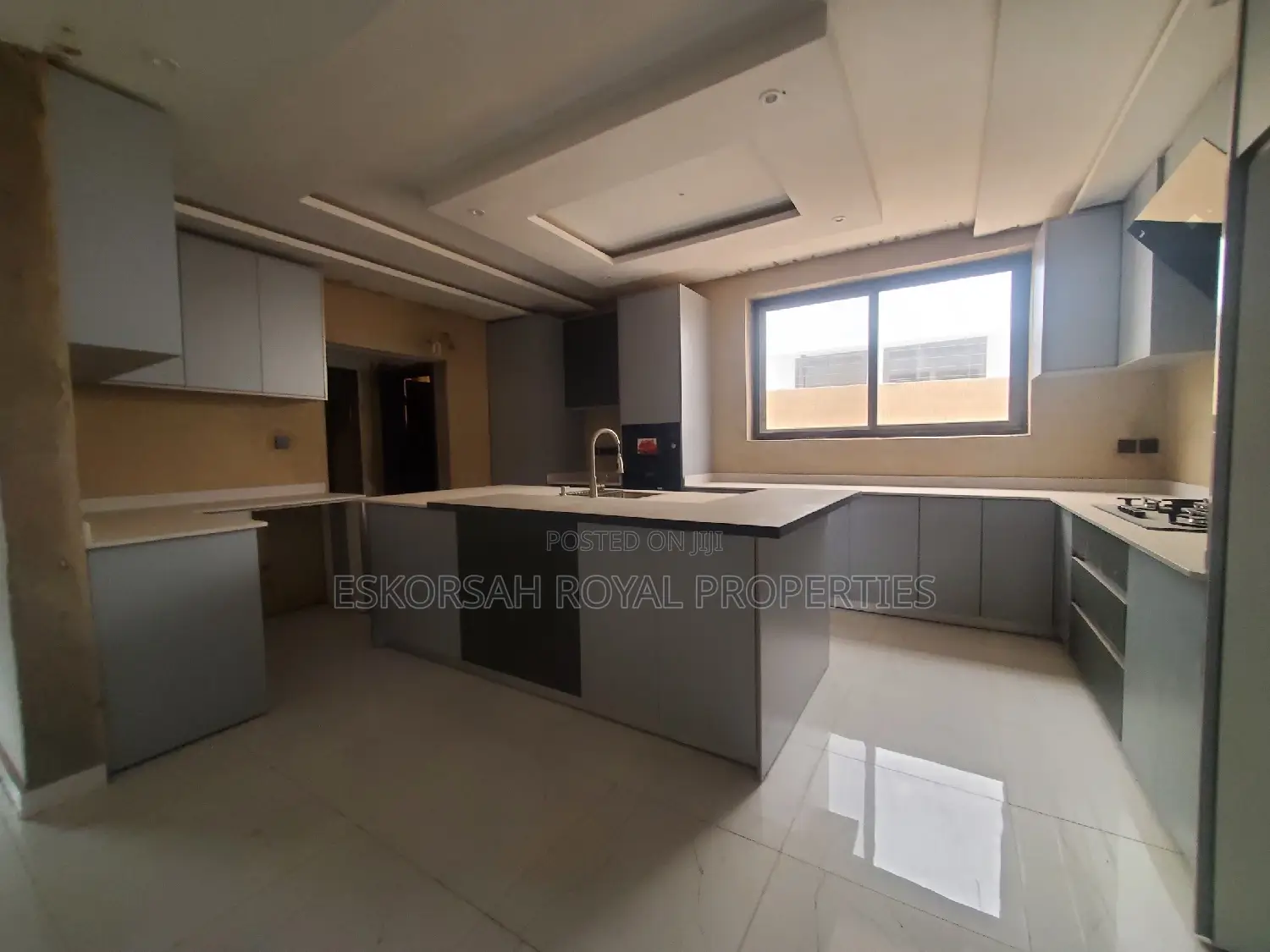 5bdrm House in East Legon, Adjiriganor for sale