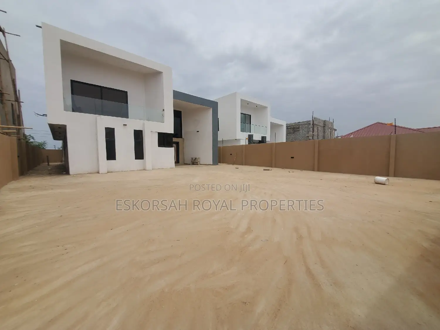 5bdrm House in East Legon, Adjiriganor for sale
