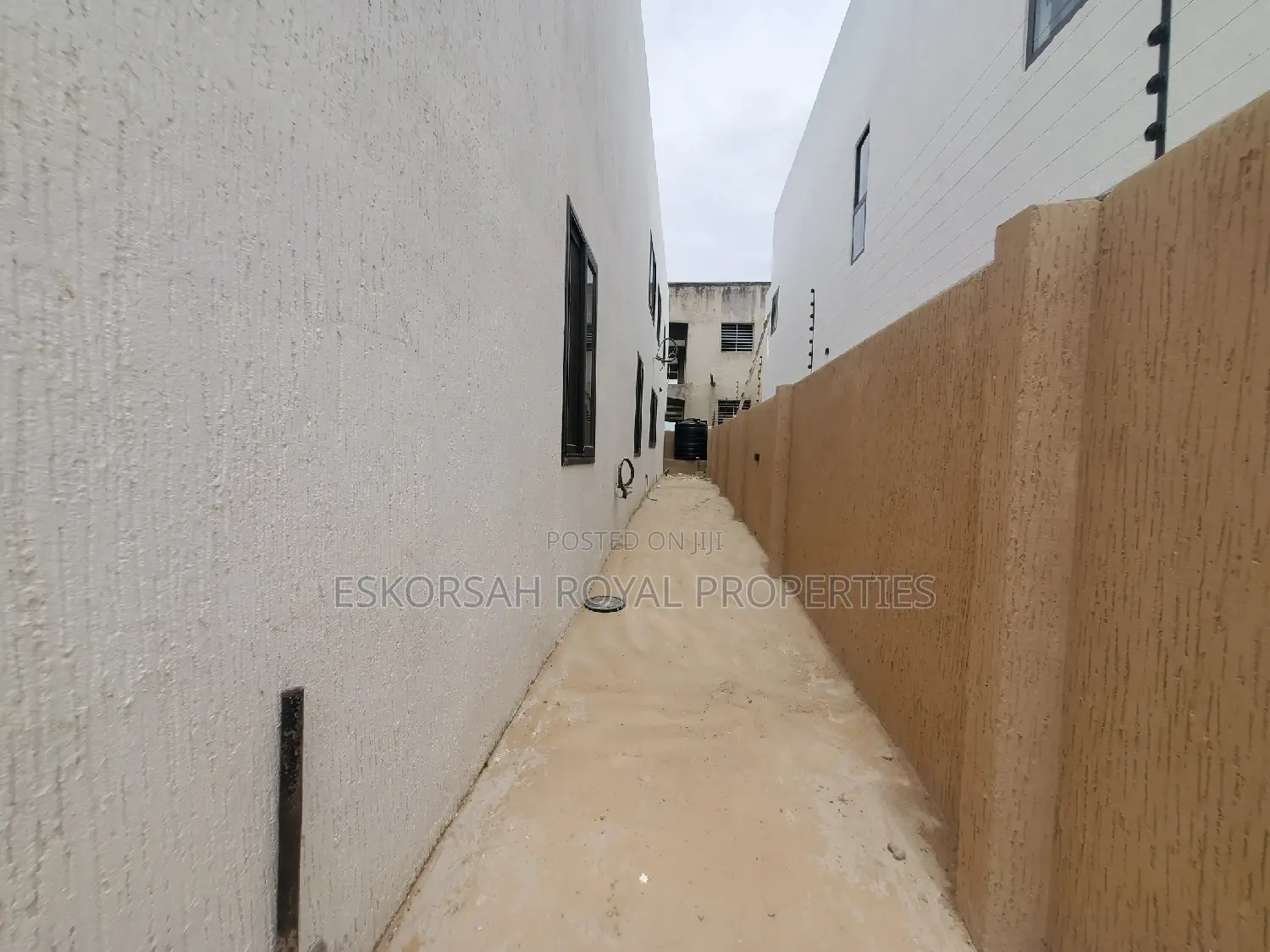 5bdrm House in East Legon, Adjiriganor for sale