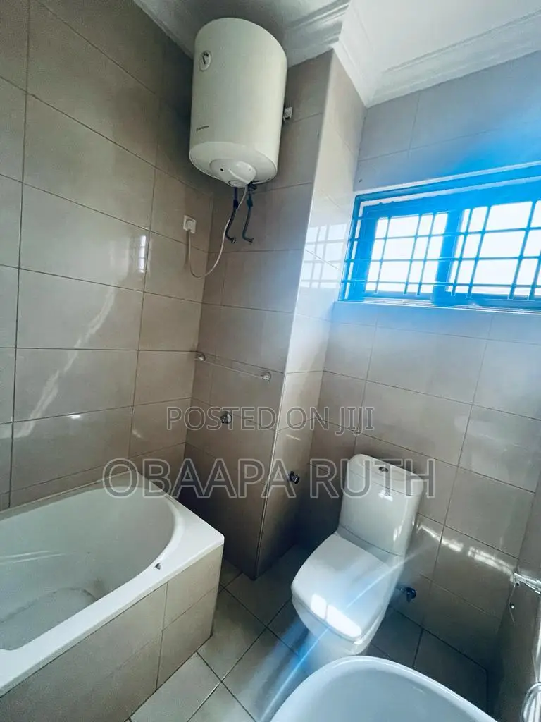 3bdrm House in Lakeside Estate for rent