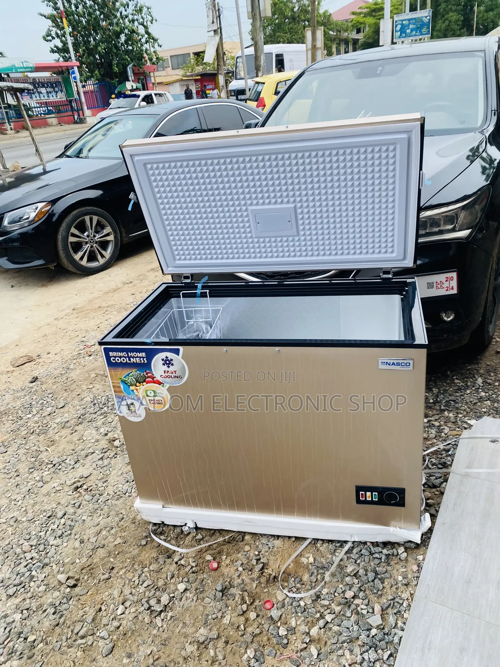 Sealed in Box Nasco Nas-350 Single Door Chest Freezer.