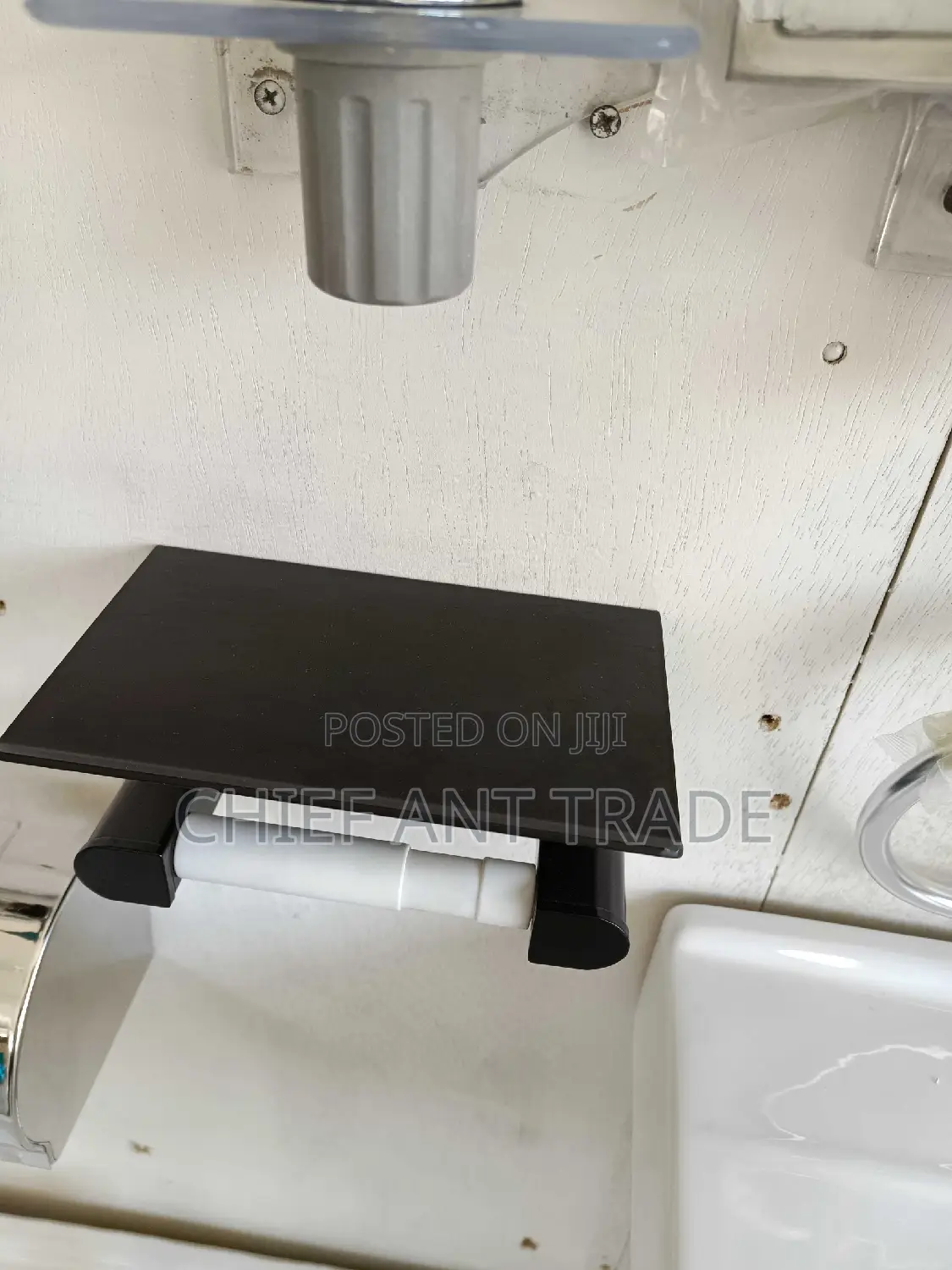 Phone Holding Tissue Holder. Black. 82051dh