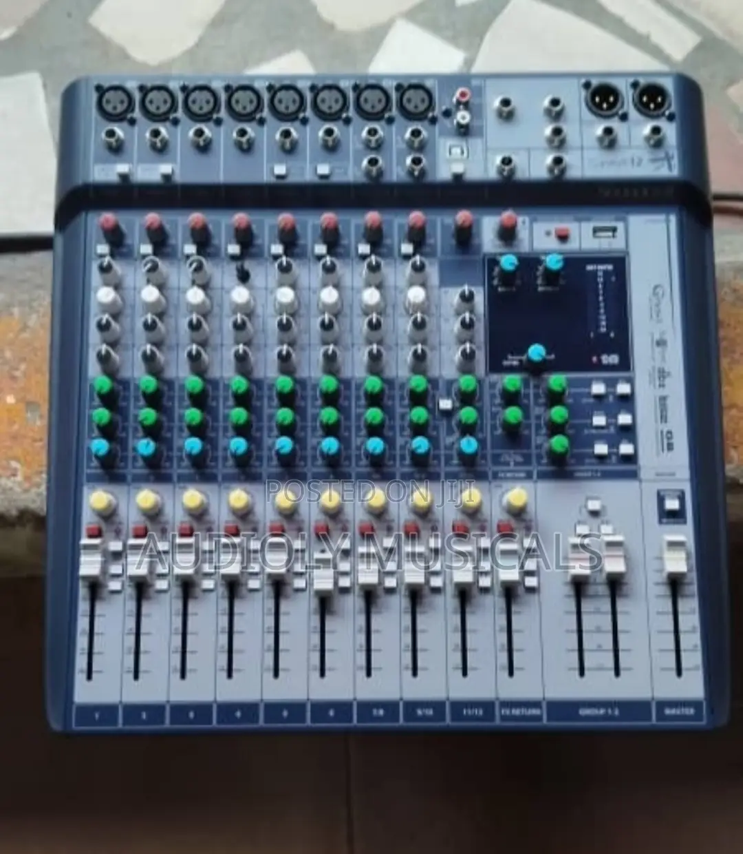 Soundcraft Signature 12 Mixer With Effects