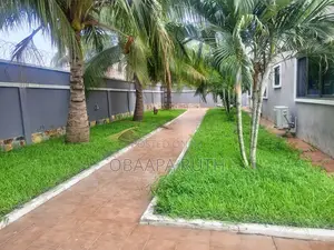 5bdrm House in Weija for sale