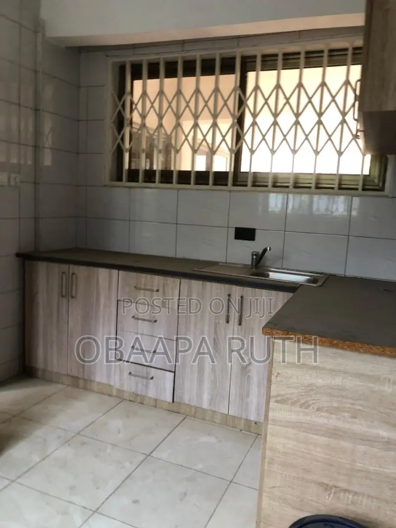 5bdrm House in Weija for sale