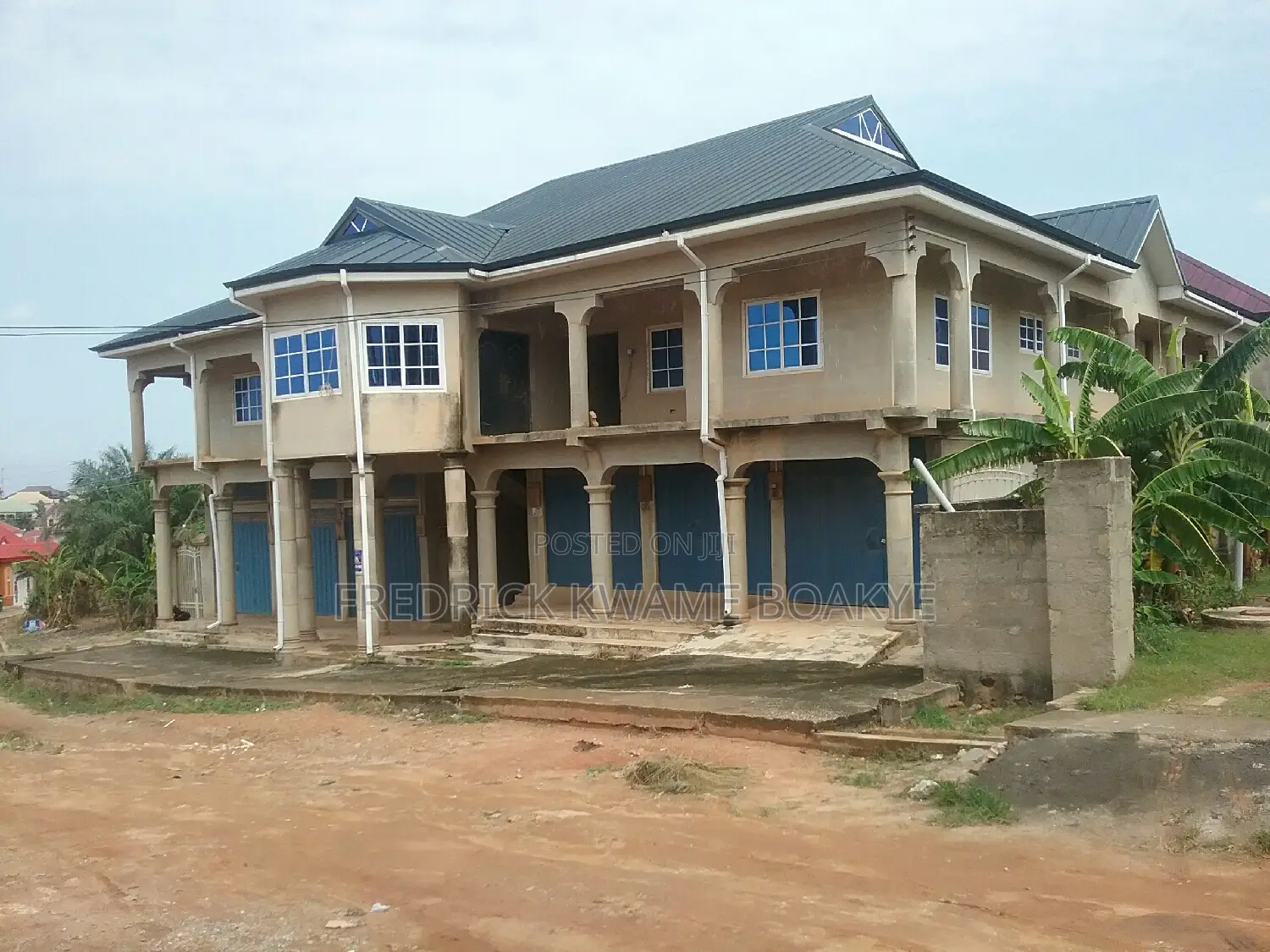 10bdrm House in Brother K Estate, Kumasi Metropolitan for rent