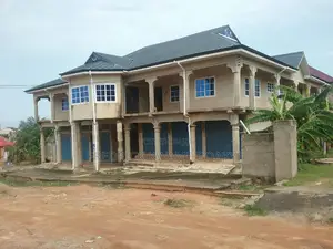 10bdrm House in Brother K Estate, Kumasi Metropolitan for rent