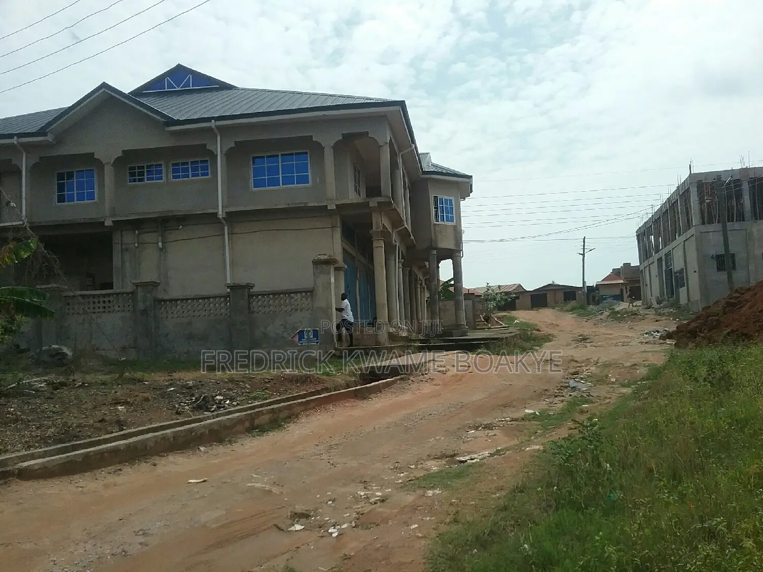 10bdrm House in Brother K Estate, Kumasi Metropolitan for rent