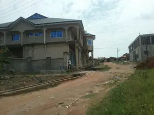 10bdrm House in Brother K Estate, Kumasi Metropolitan for rent