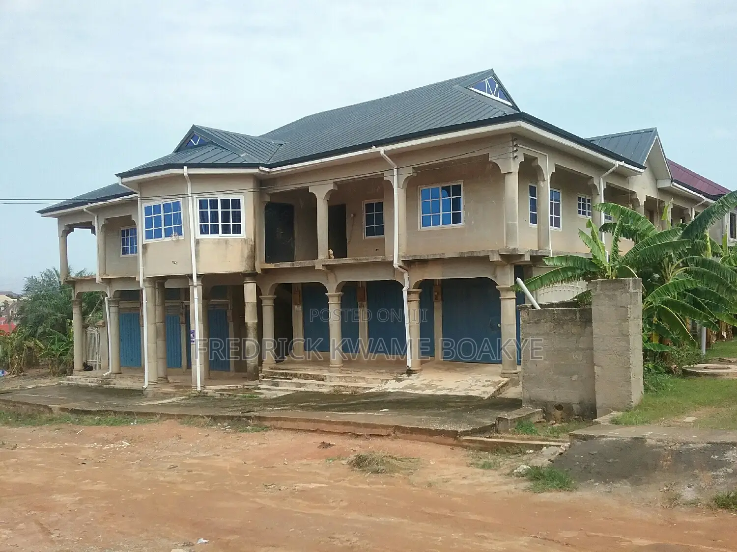 10bdrm House in Brother K Estate, Kumasi Metropolitan for rent