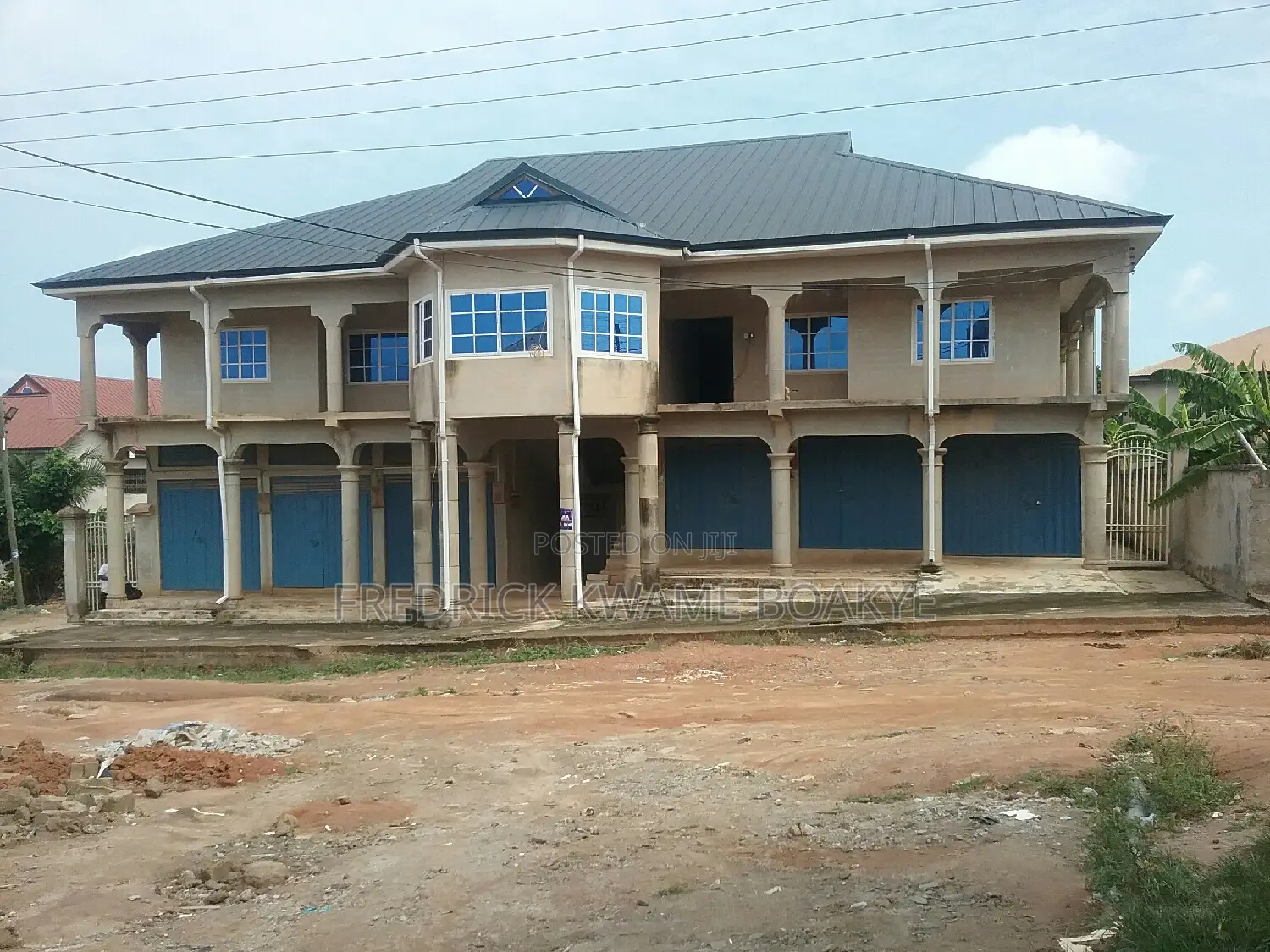 10bdrm House in Brother K Estate, Kumasi Metropolitan for rent