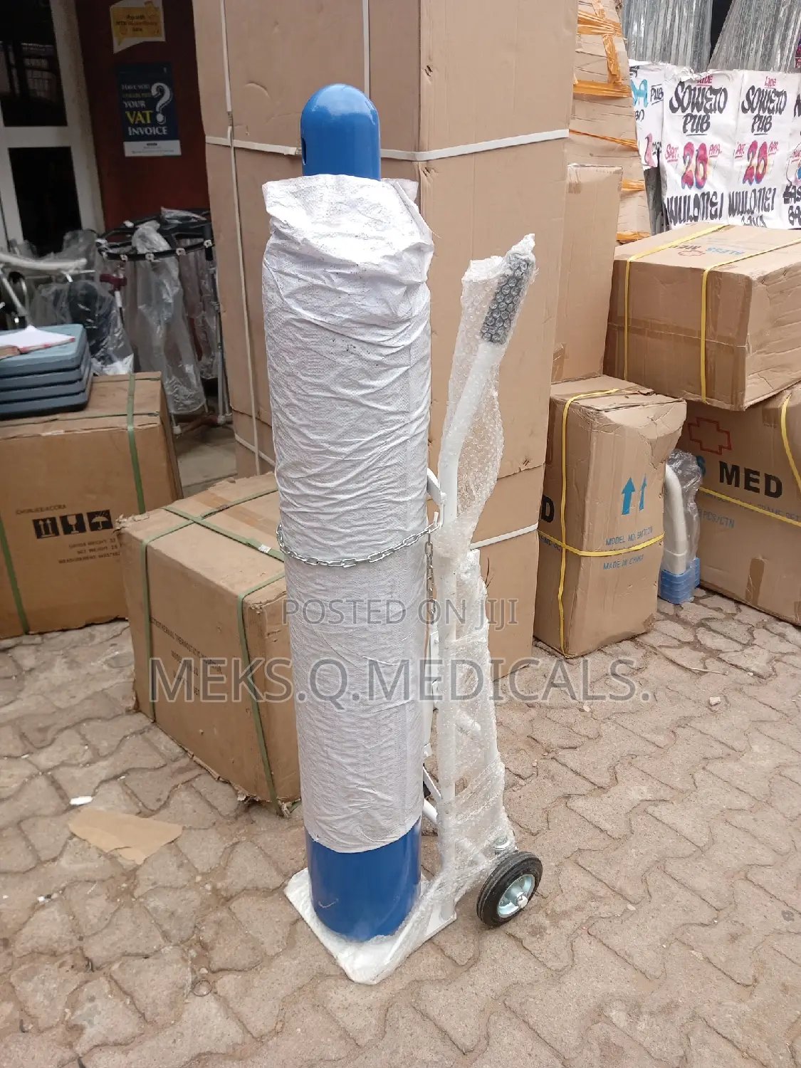 Oxygen Cylinder With Trolley and Flowmeter ( 40 LTRS )