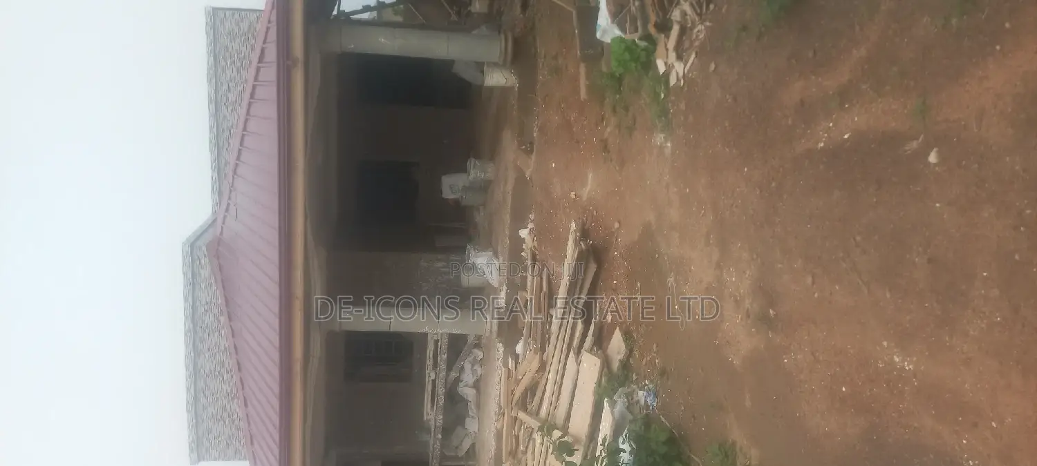 3bdrm Mansion in De-Icons Real Estate, Awutu Senya East Municipal