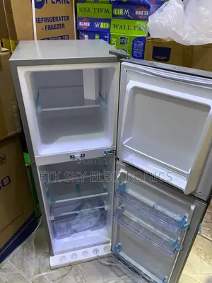 Compelling Pearl 138liters Top Freezer Fridge