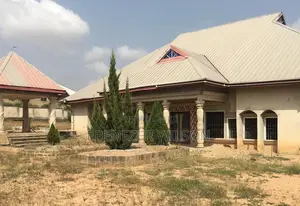 6bdrm House in African Estate, Afigya-Kwabre for sale
