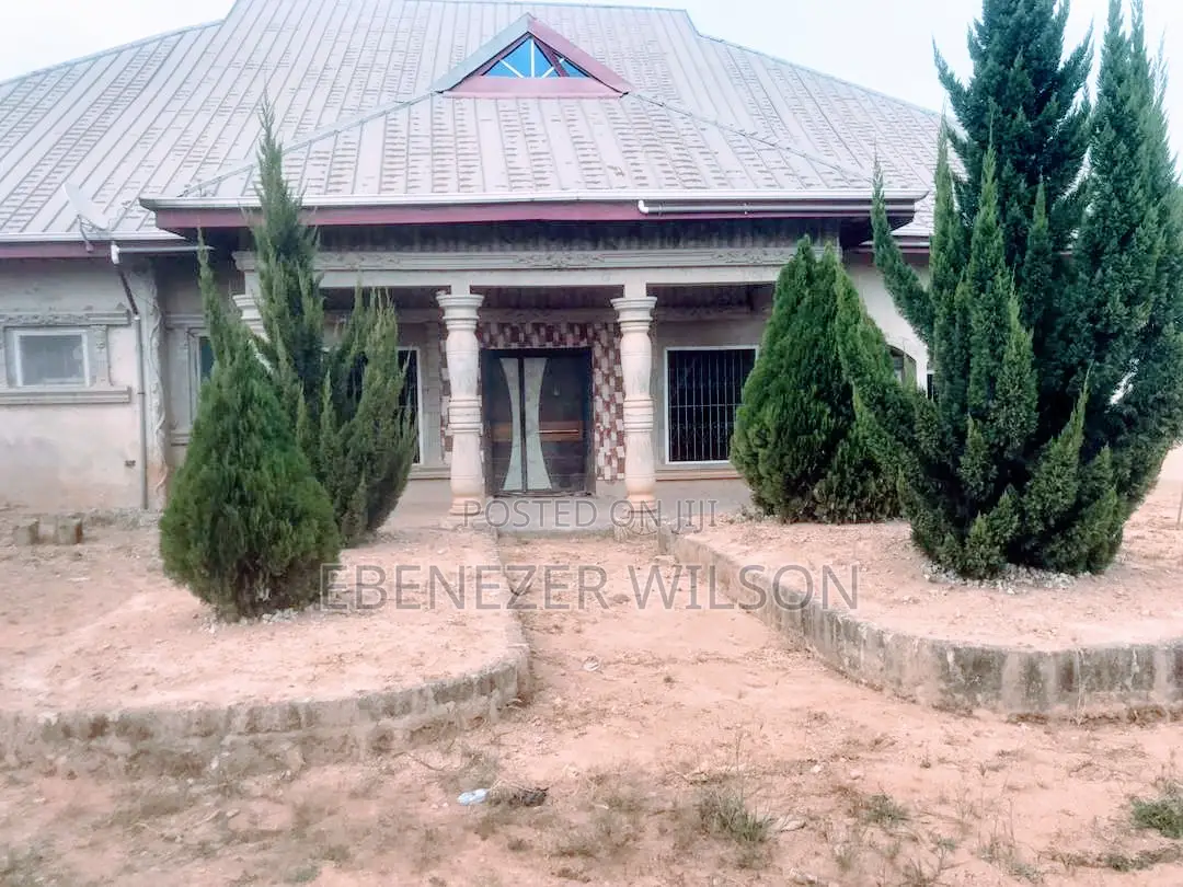 6bdrm House in African Estate, Afigya-Kwabre for sale
