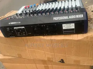 Yamaha Kv120 12channel Powered Mixer