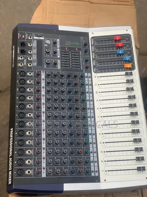 Yamaha Kv120 12channel Powered Mixer