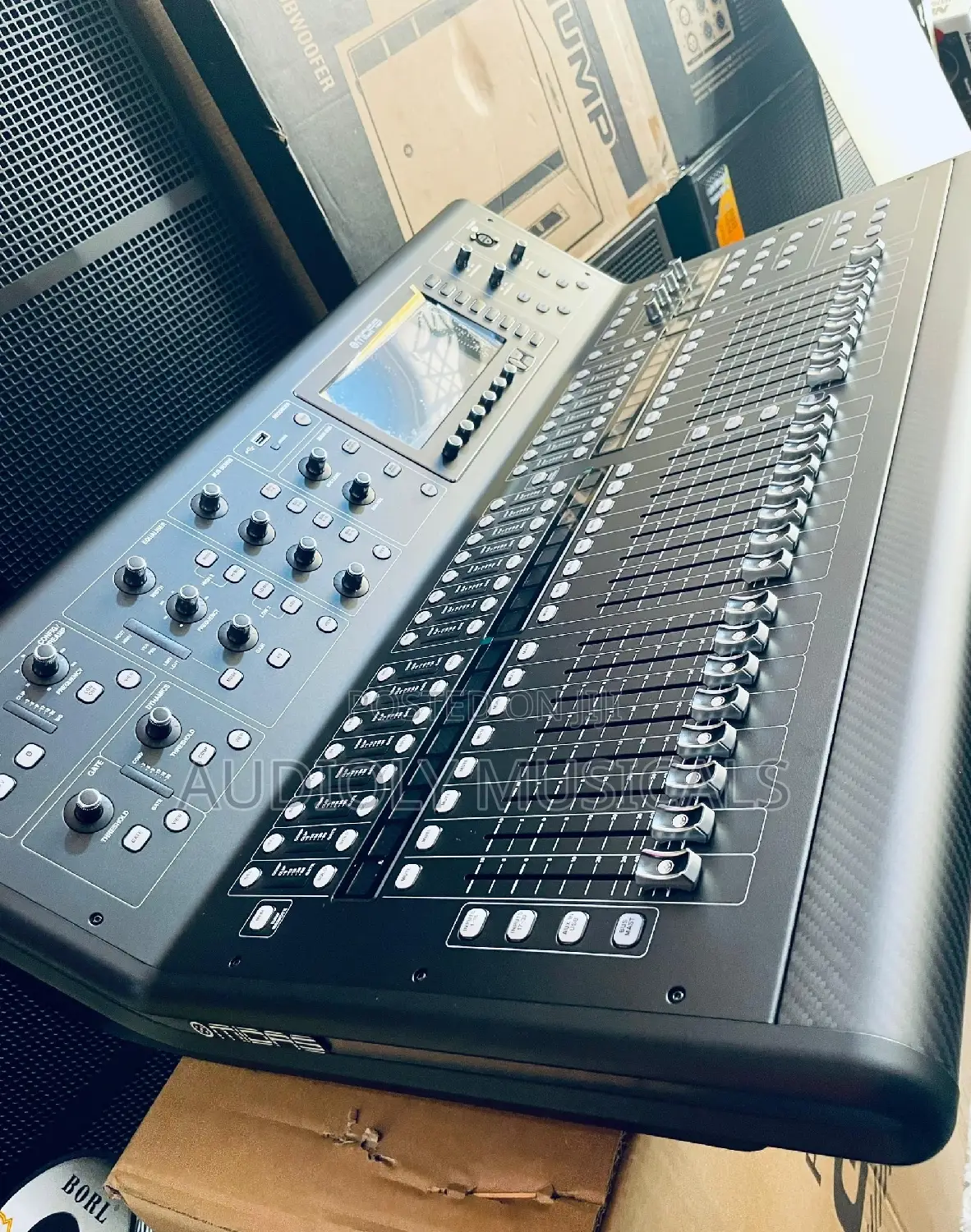 Midas M32 Live Digital Mixer With Stage Box Bundle