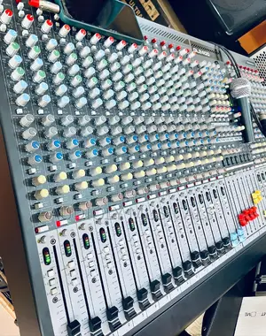 Allen Heath Gl2400-24 24-Input, Analog Mixing Console