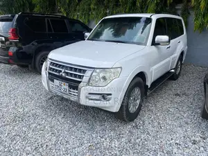 Car for Rent Pajero 4x4 for Rentals