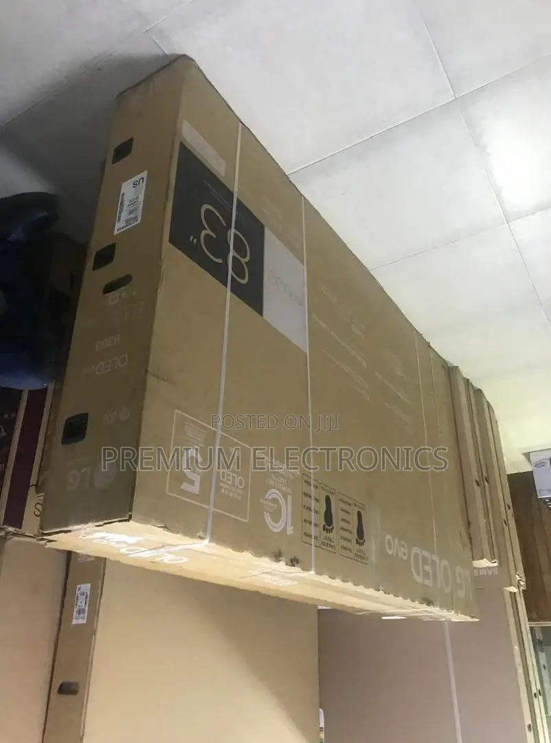 One Wall Design + Always Ready LG Evo Oled Uhd 83" TV