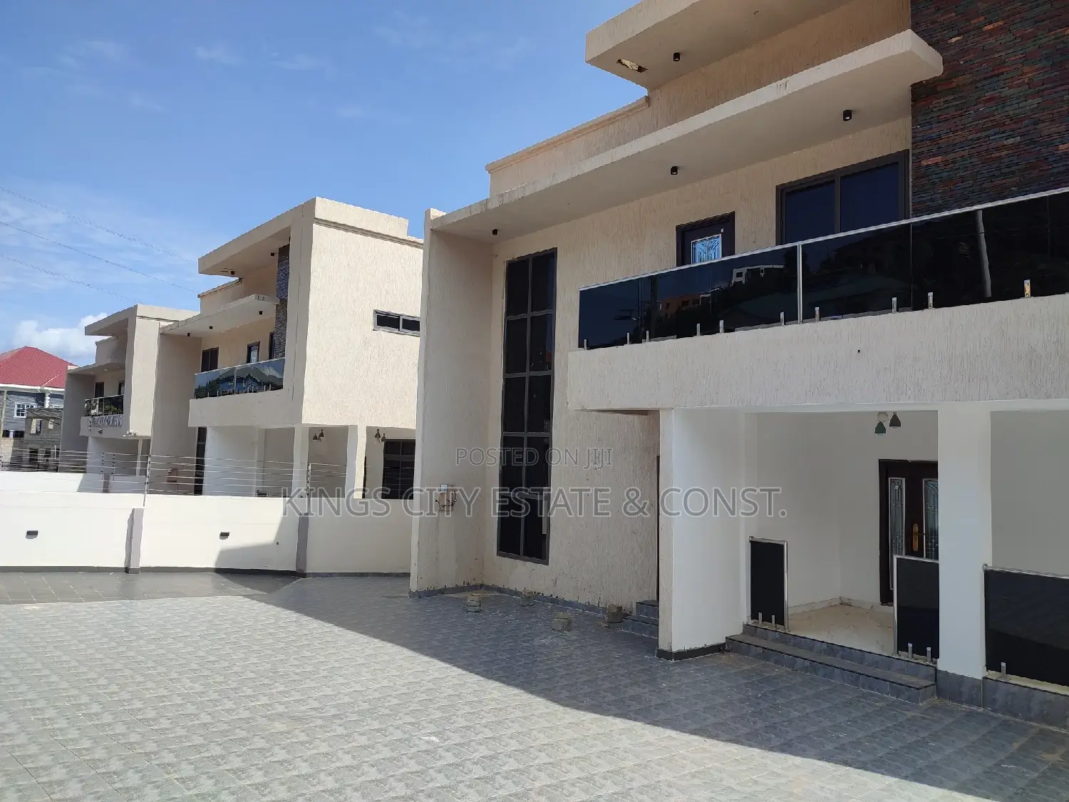 6bdrm Duplex in Acp-Estate, Achimota for sale
